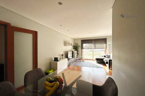 Apartamento T2 em Custóias