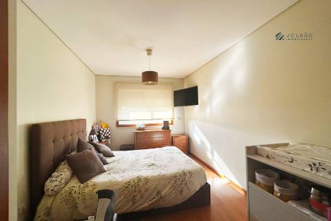 Apartamento T2 em Custóias