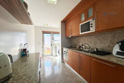Apartamento T2 em Custóias