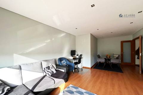 Apartamento T2 em Custóias