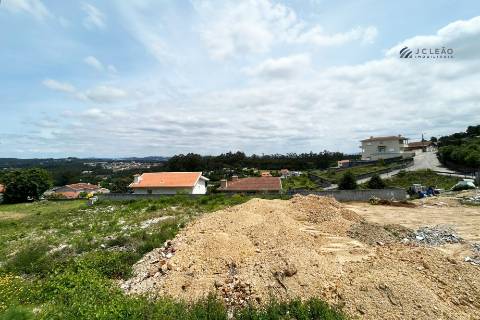 Terreno para Construção de Moradia de 4 Frentes