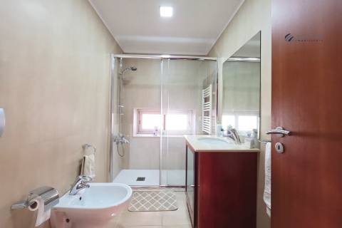 MORADIA DE LUXO T4+1 de quatro Frentes | VALONGO