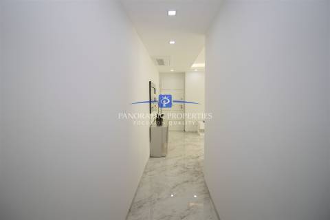 Apartamento de luxo e de estilo moderno com dois quartos.