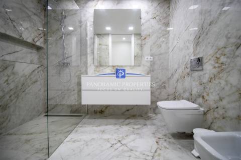 Apartamento de luxo e de estilo moderno com dois quartos.