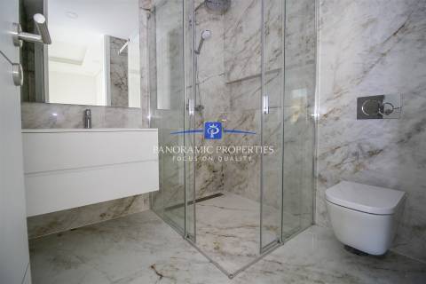 Apartamentos de luxo e de estilo moderno com três quartos em construção.