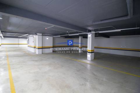 Apartamentos de luxo e de estilo moderno com três quartos em construção.