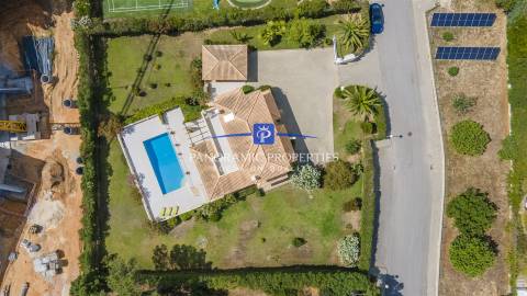 Moradia com 4 quartos perto da Praia do Carvoeiro