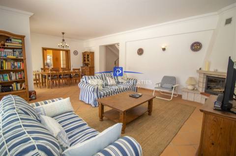 Moradia com 4 quartos perto da Praia do Carvoeiro