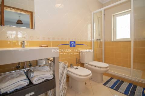 Moradia com 4 quartos perto da Praia do Carvoeiro