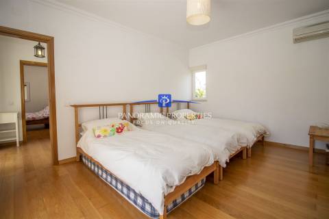 Moradia com 4 quartos perto da Praia do Carvoeiro