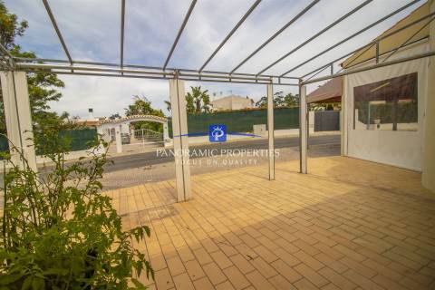 Restaurante situado numa zona turística da Praia do Carvoeiro