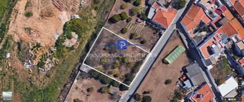 Lote de terreno com permissão para construção nos Montes de Alvor