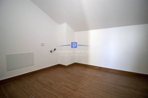 Moradia recém-construída com vista para a beleza paisagística do Algarve