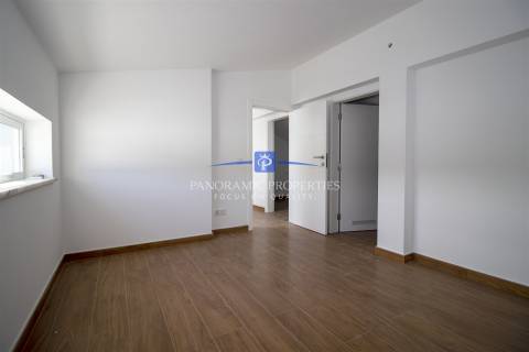 Moradia recém-construída com vista para a beleza paisagística do Algarve