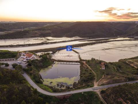 Moradia recém-construída com vista para a beleza paisagística do Algarve