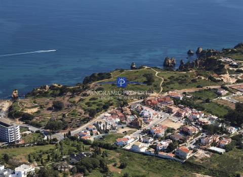 Um fantástico terreno na primeira linha do mar...