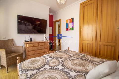 Moradia em Banda T3 a uma curta distância da Praia Nossa Srª da Rocha