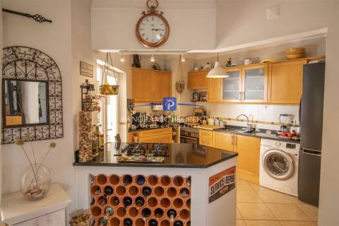 Moradia em Banda T3 a uma curta distância da Praia Nossa Srª da Rocha