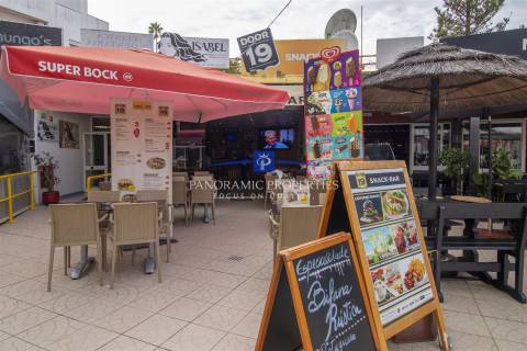 Negócio de renome e sucesso para venda em excelente localização no centro de Carvoeiro
