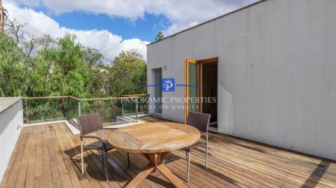 Moradia Tradicional com Piscina e Anexo Contemporâneo Deslumbrante, com espetacular vista mar