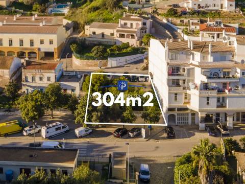 Único Lote de terreno à entrada de Carvoeiro