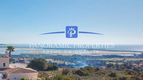 Lote urbano com licença de construção e projecto em localização perfeita com alguma vista mar,