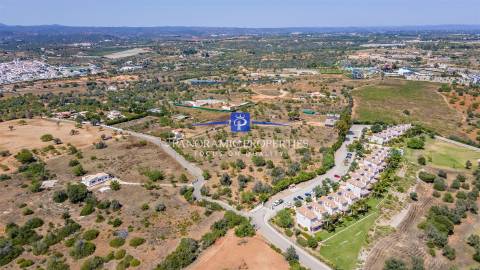 Lote de terreno com projeto aprovado para 18 propriedades