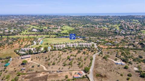 Lote de terreno com projeto aprovado para 18 propriedades