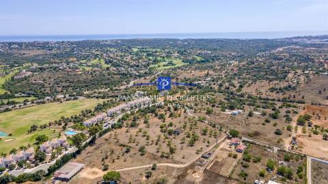 Lote de terreno com projeto aprovado para 18 propriedades