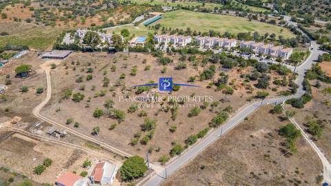 Lote de terreno com projeto aprovado para 18 propriedades