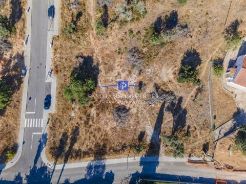 Lote de terreno para construção da sua moradia de sonho.