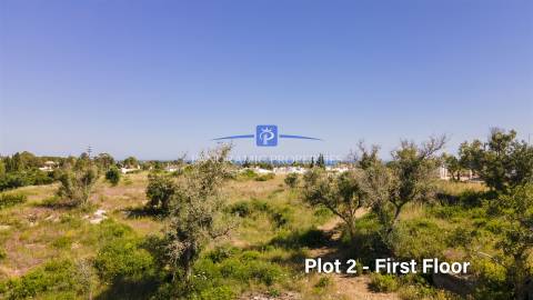 Fantástico lote de terreno com vista mar, idealmente situado junto à prestigiada  Presa da Moura