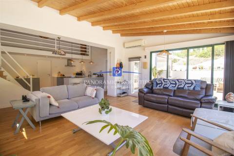 Atraente moradia T2 + 2 recentemente renovada