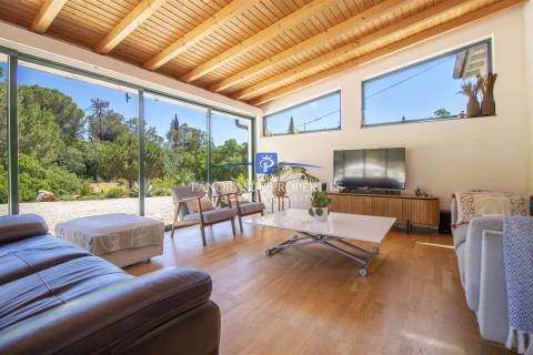 Atraente moradia T2 + 2 recentemente renovada