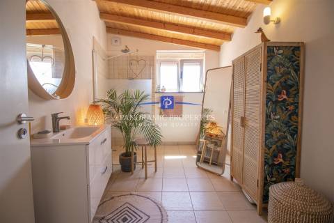 Atraente moradia T2 + 2 recentemente renovada