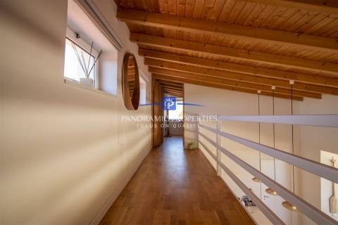 Atraente moradia T2 + 2 recentemente renovada