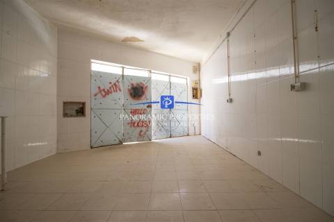 Oportunidade de Remodelação no Coração de Portimão.