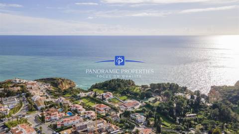 Uma rara oportunidade de possuir um excelente terreno de 1.161 m² perto de Monte Carvoeiro,
