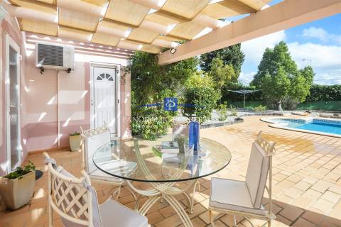 Moradia térrea renovada com 3 quartos