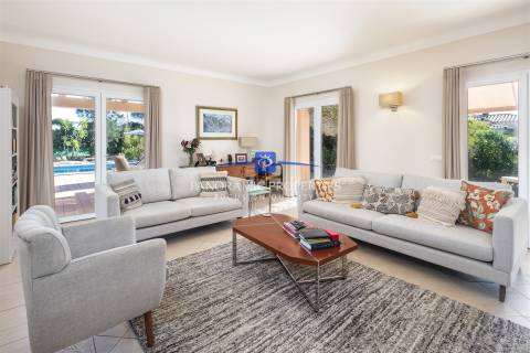 Moradia térrea renovada com 3 quartos