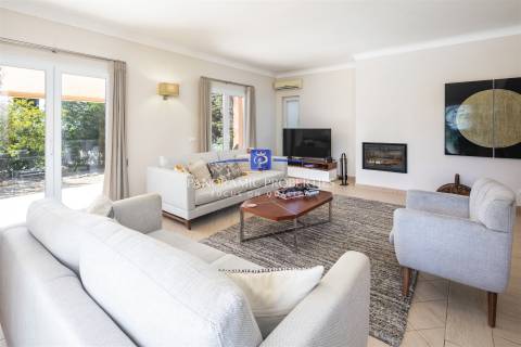 Moradia térrea renovada com 3 quartos