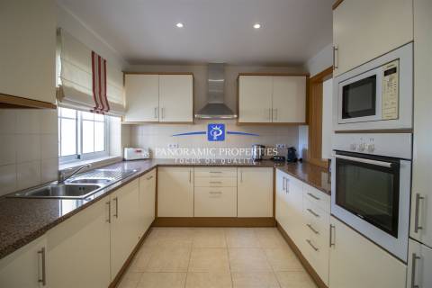 EXCLUSIVO! Apartamento de luxo com 2 quartos num resort de 5 estrelas perto de Carvoeiro.