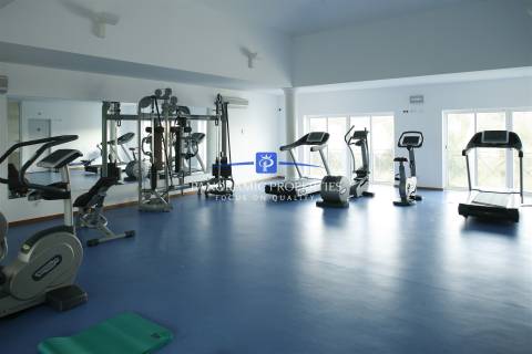 EXCLUSIVO! Apartamento de luxo com 2 quartos num resort de 5 estrelas perto de Carvoeiro.