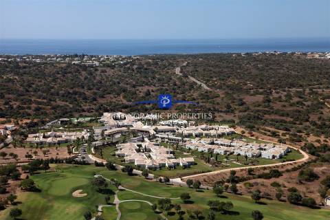 EXCLUSIVO! Apartamento de luxo com 2 quartos num resort de 5 estrelas perto de Carvoeiro.