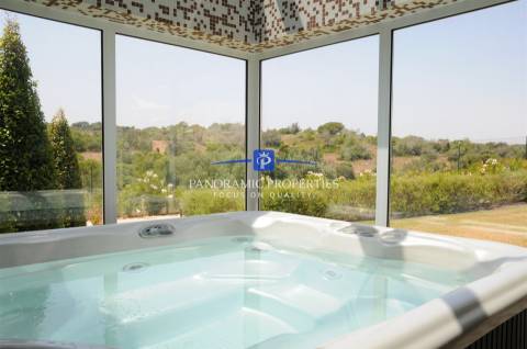 EXCLUSIVO! Apartamento de luxo com 2 quartos num resort de 5 estrelas perto de Carvoeiro.