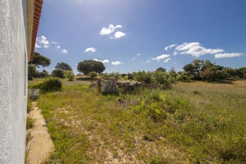 EXCLUSIVO! Oportunidade excepcional para criar a moradia dos seus sonhos.