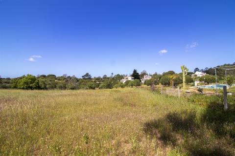 EXCLUSIVO! Oportunidade excepcional para criar a moradia dos seus sonhos.