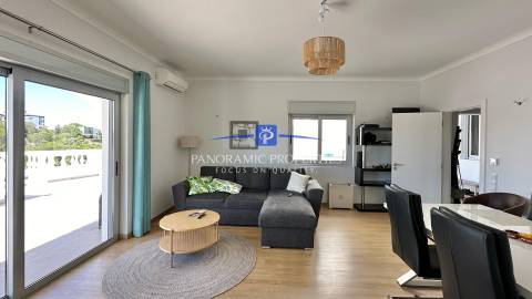 Moradia T3+, com Enorme Piso Inferior Renovado para Atividades Polivalentes, Lagos