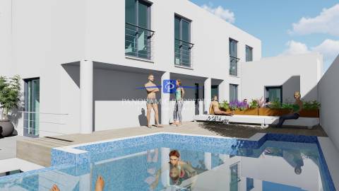 Moradia T3+, com Enorme Piso Inferior Renovado para Atividades Polivalentes, Lagos