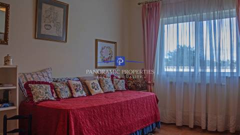 Moderna villa de 4 quartos com piscina e garagem em urbanização tranquila perto de Lagos